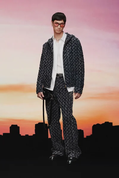 Look 28